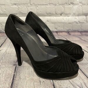 Stuart Weitzman black suede peep toe, 4inch heels Sz 6.5